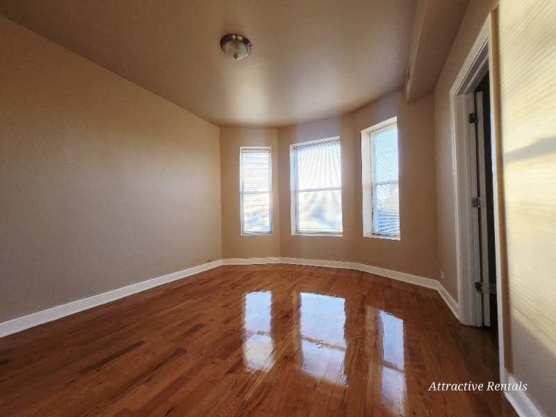 Chicago Apartment: 6507 S Ingleside