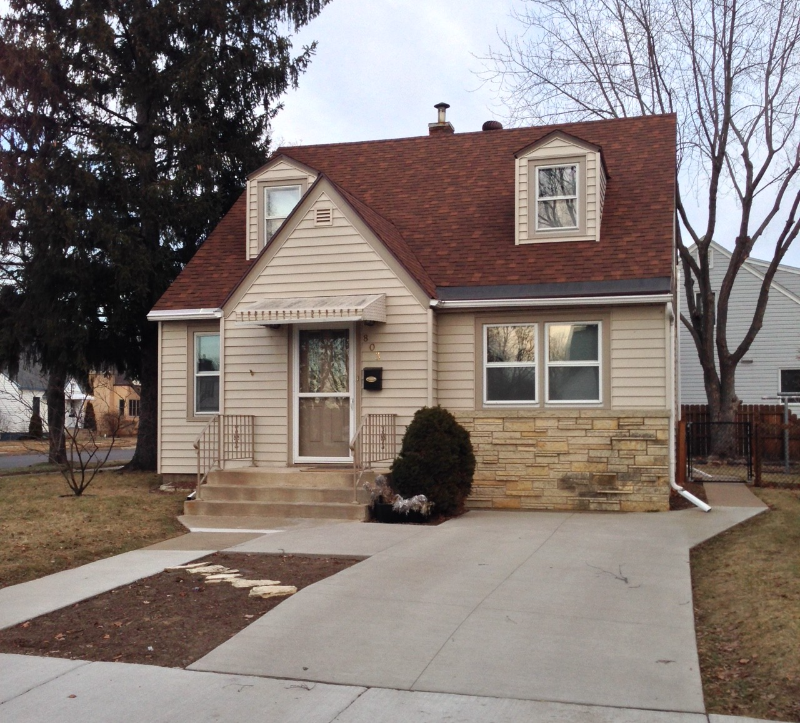 La Crosse House: 803 S 23rd St