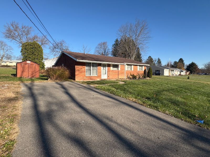 Cranberry Township House: 214 Sandalwood Drive