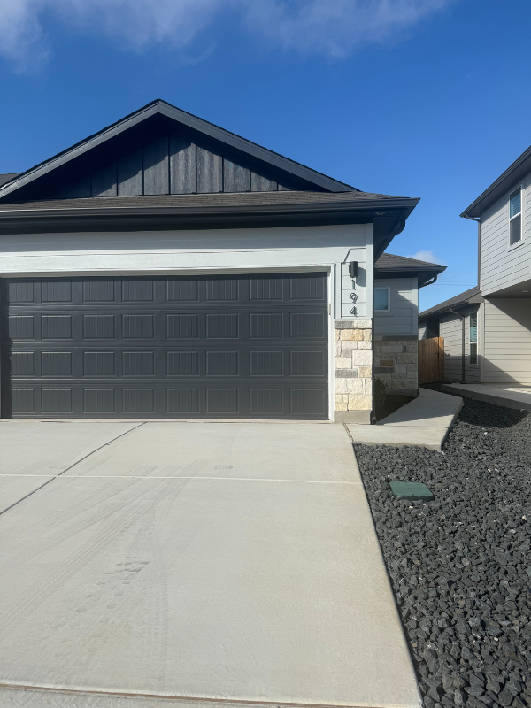 san antonio Multiplex: 194 nespral drive