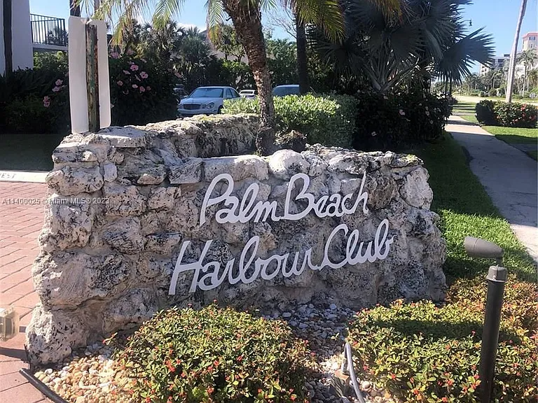 South Palm Beach Condo: 3545 South Ocean Blvd