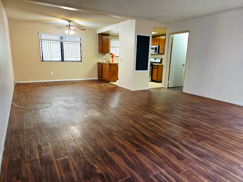 Long Beach Apartment: 514 Coronado Ave #B