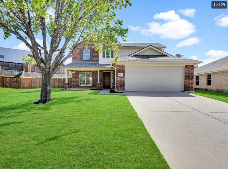 Benbrook House: 10421 Trevino Lane