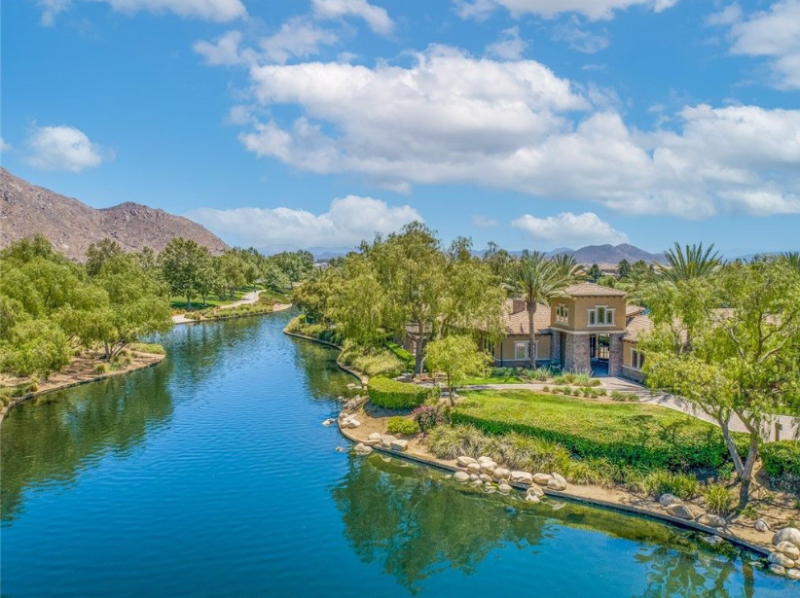 Menifee House: 29273 Humboldt Ct