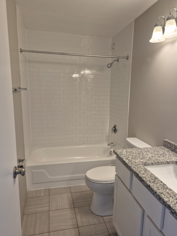 Lisle Apartment: 5885 Forest View Road