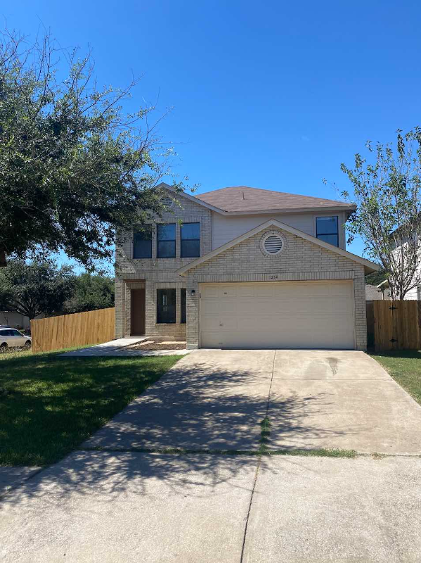 Round Rock House: 1214 Champion Dr