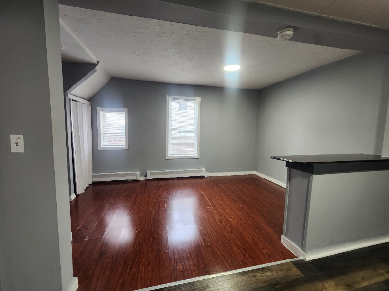 Worcester Apartment: 7 Pleasant Terrace