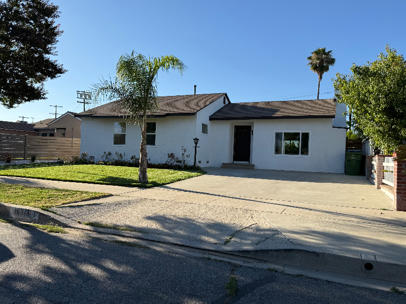 Van Nuys House: 16913 covello