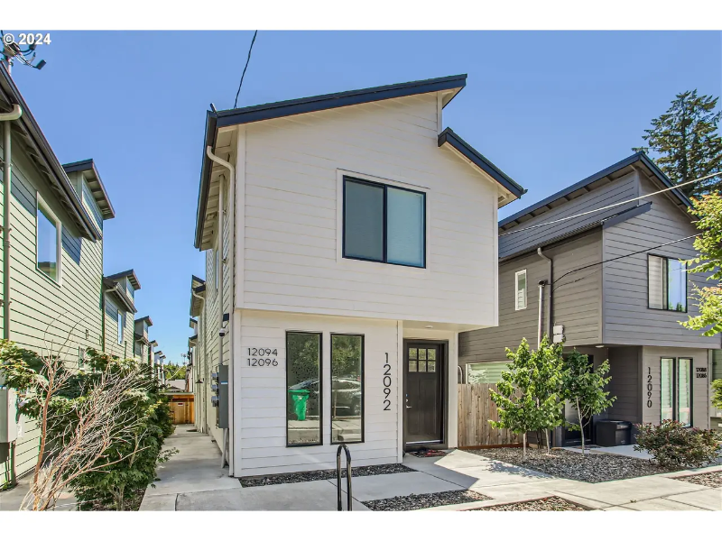 Portland Condo: 12096 SE Pine St.