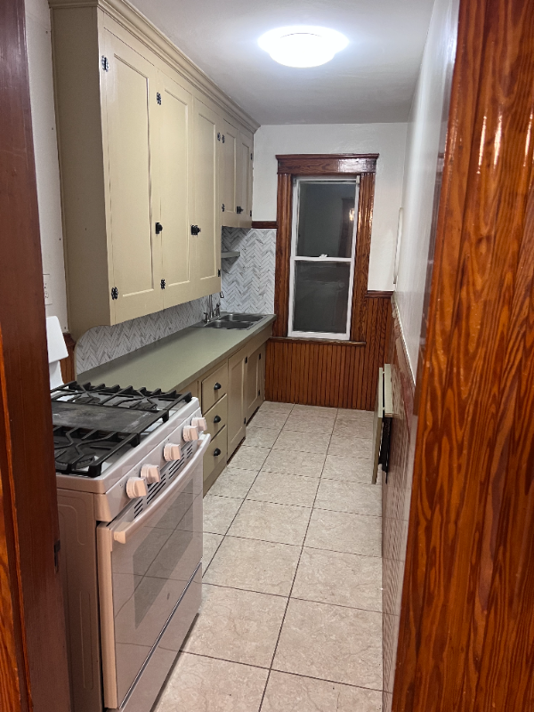 MANVILLE Multiplex: 56 Bouvier Avenue