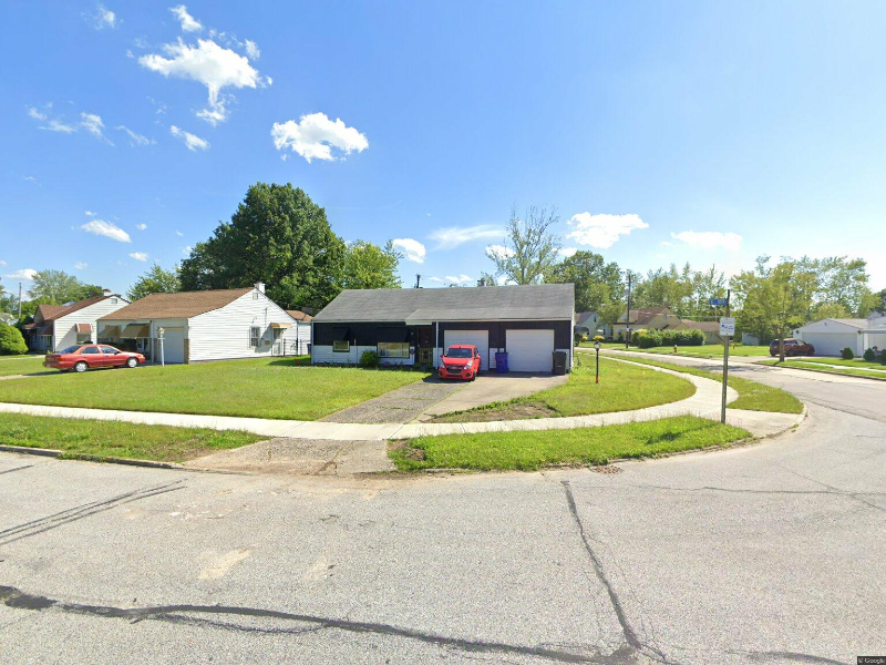 CLEVELAND House: 3830 E 189 ST