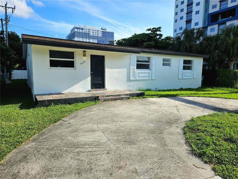 Miami House: 10680 SW 4 St