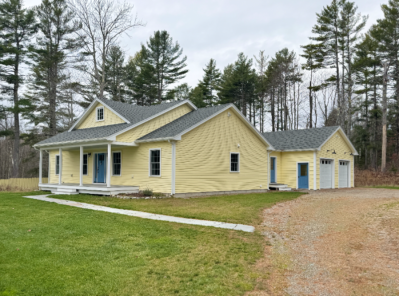 Stockton Springs House: 49 Fort Point Cove Rd