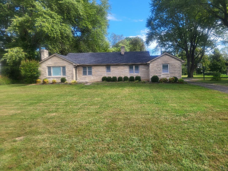 Jeffersonville House: 222 Longview Dr