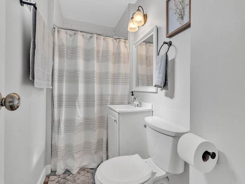 Oak Park Condo: 7 Division St APT 1A