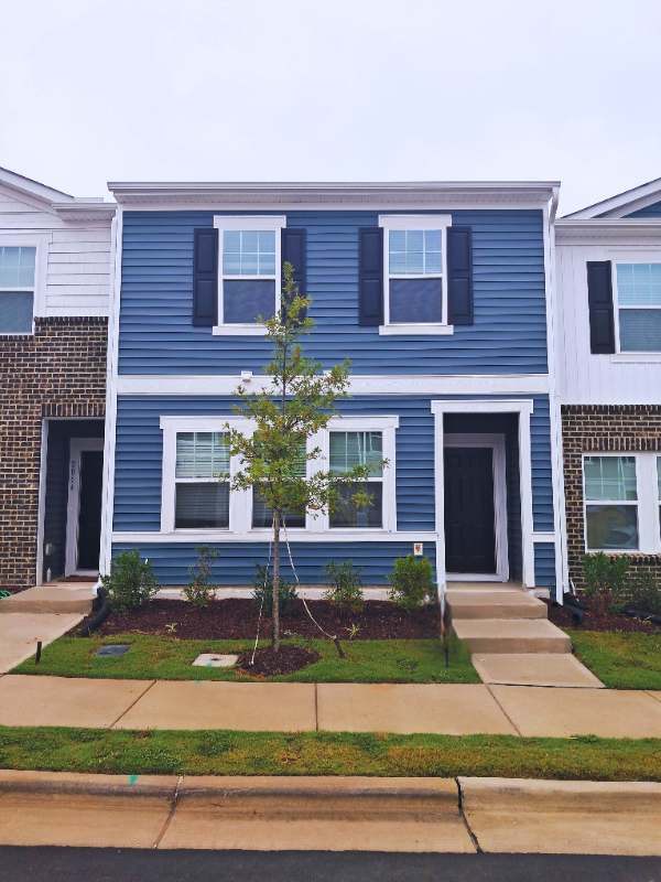 Durham Townhome: 2062 Glen Crossing Dr