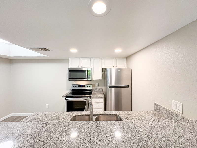 Phoenix Apartment: 80 W Maryland Ave