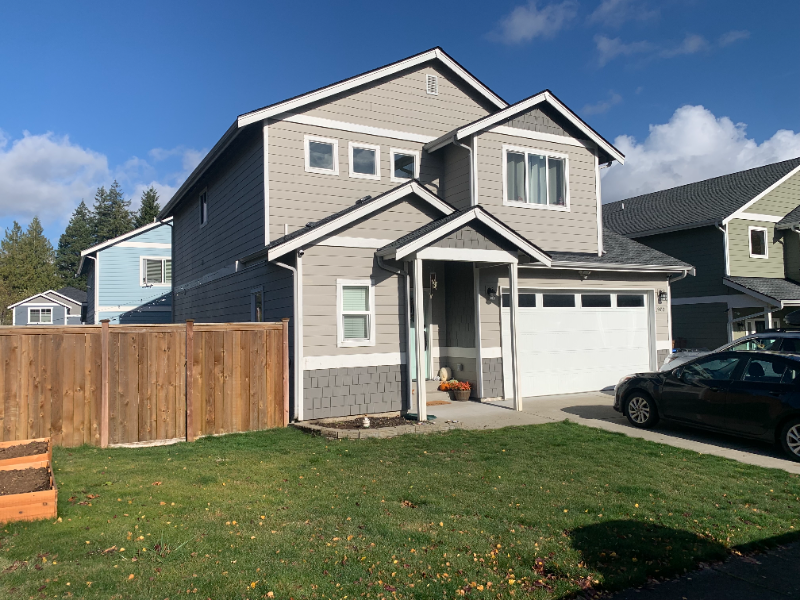 Port Orchard House: 1903 SE Silktassel Way