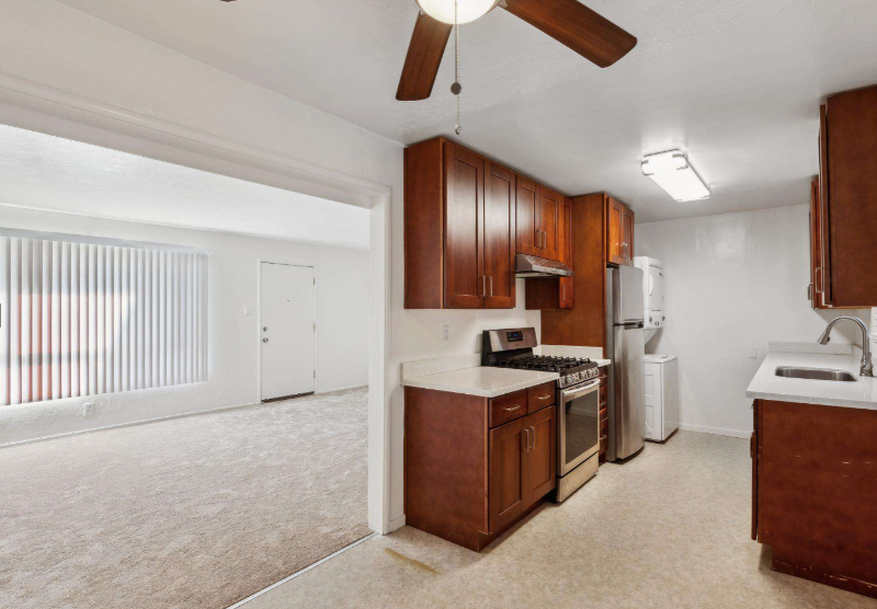 Berkeley Apartment: 1327 Ashby Ave