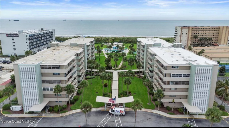Cocoa Beach Condo: 2020 North Atlantic Avenue