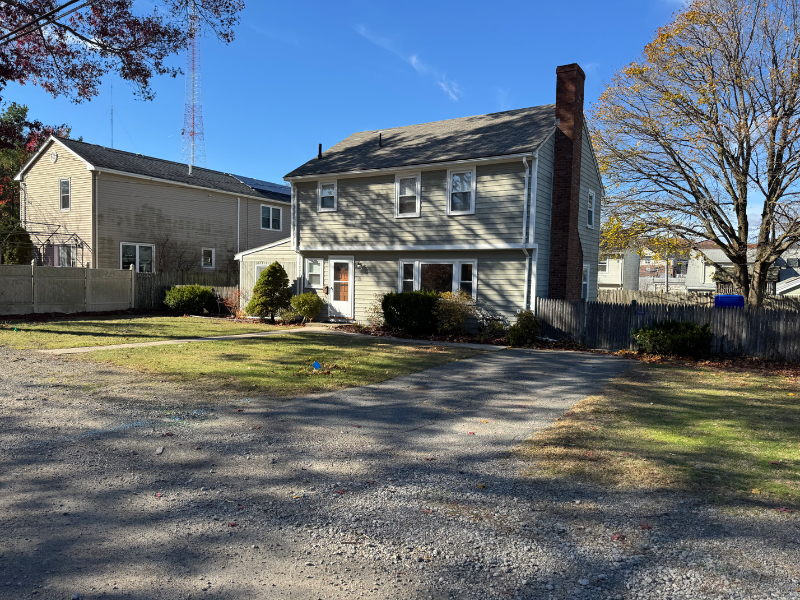 Newton House: 21 High st