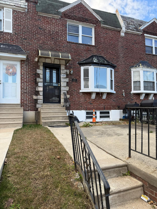 Phildelphia House: 7416 Gilbert st