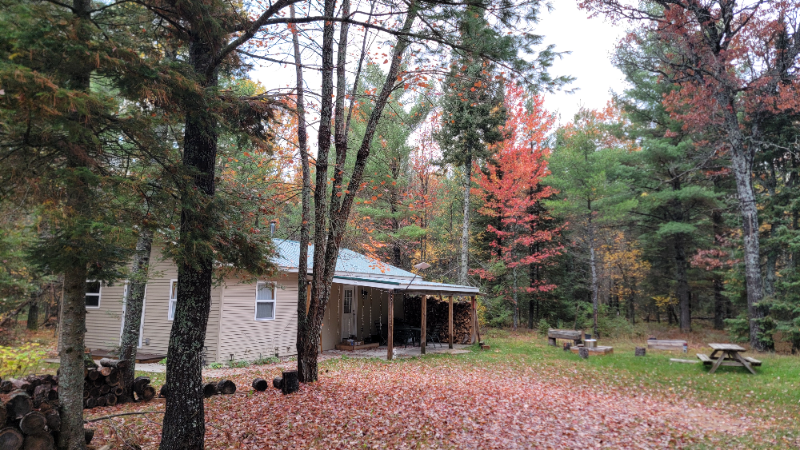 Grayling House: 10811 E North Down River Rd