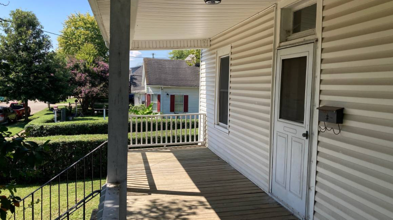 Knoxville House: 201 East Caldwell Ave