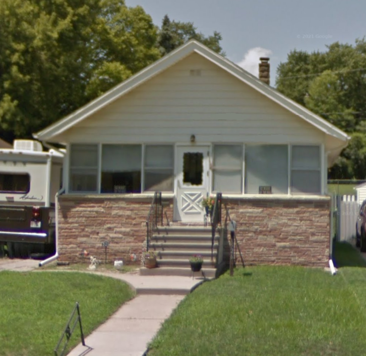 Omaha House: 1526 S 55 St
