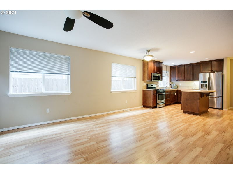 Portland House: 1322 SE 84th Ave