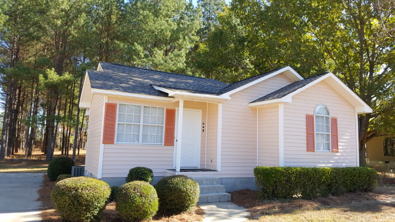 Dublin House: 608 Windcrest Dr