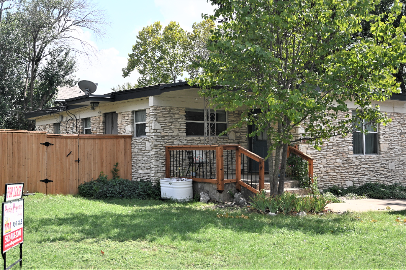 AUSTIN Multiplex: 7617 Watson