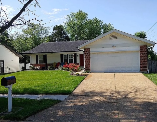 St. Louis House: 100 Tara Ridge Ct