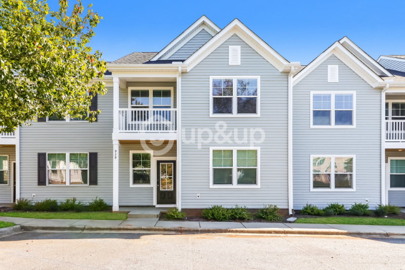 Statesville Townhome: 929 Ranchero Street