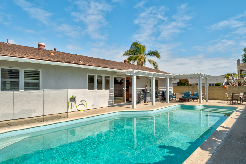 Huntington Beach House: 21111 Barbados Circle