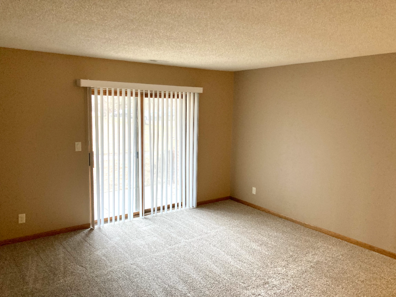 Lincoln Apartment: 5100 Emerald Dr.