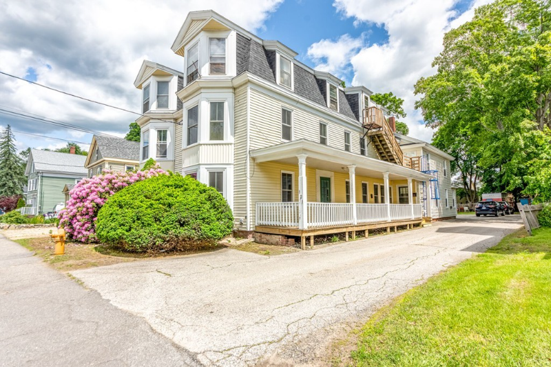 Amesbury Apartment: 119-121 Elm Street, Amesbury, MA 01913