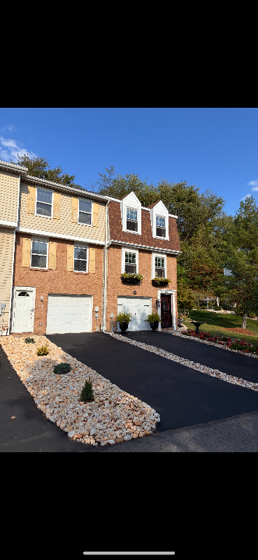 Aliquippa Townhome: 802 Lexington Dr.