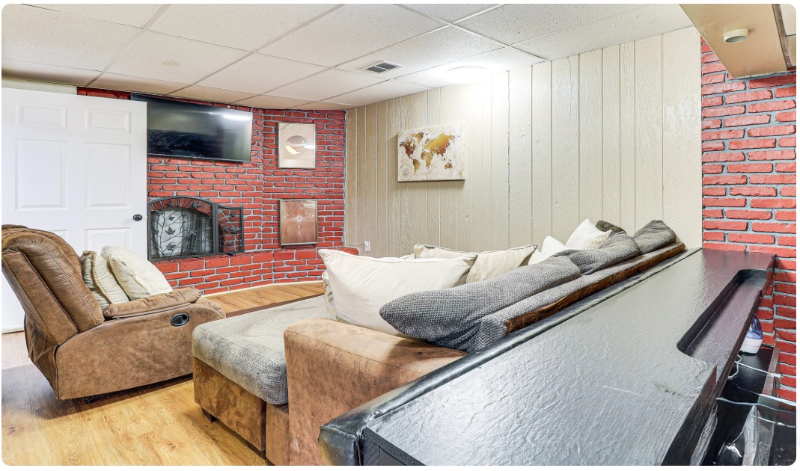 Pittsburgh House: 312 MILLET LN