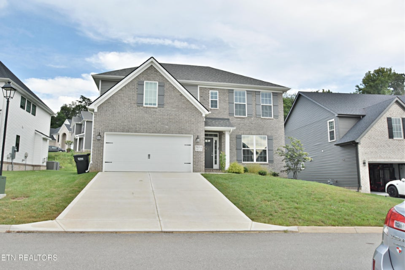 Knoxville House: 9634 Snowy Cliff Lane