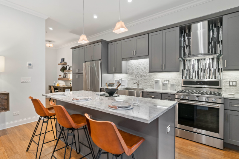 Chicago Condo: 148 W Monroe