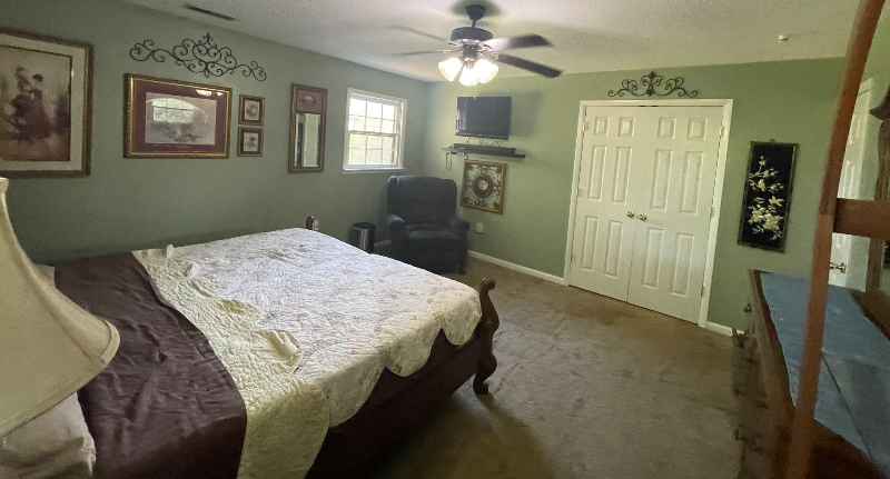 Eva House: 00 Crawford Rd