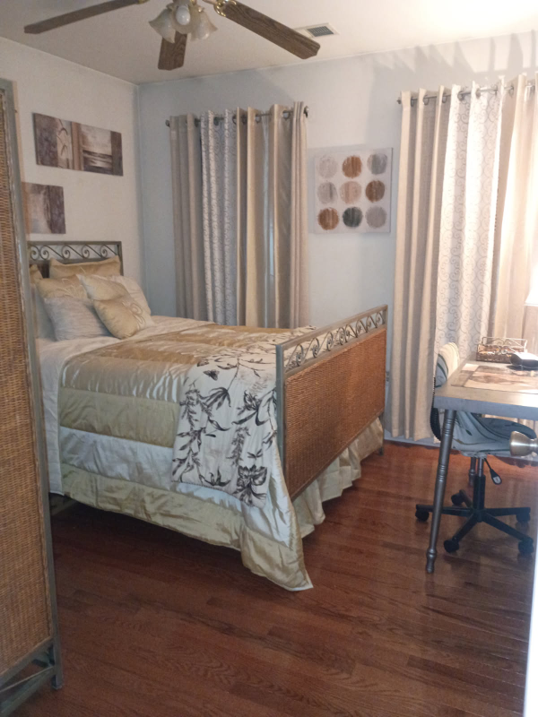 Waldorf House: 10959 Stella Ct