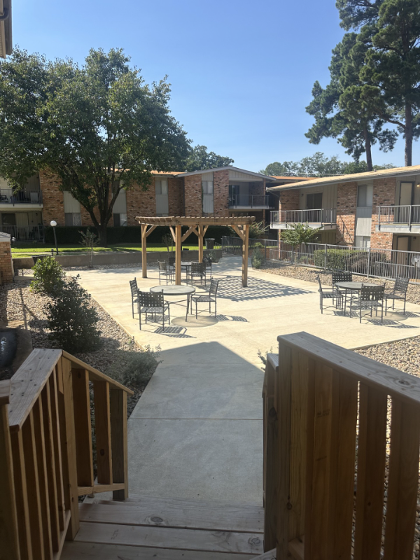 Longview Apartment: 2114 E Marshall Ave