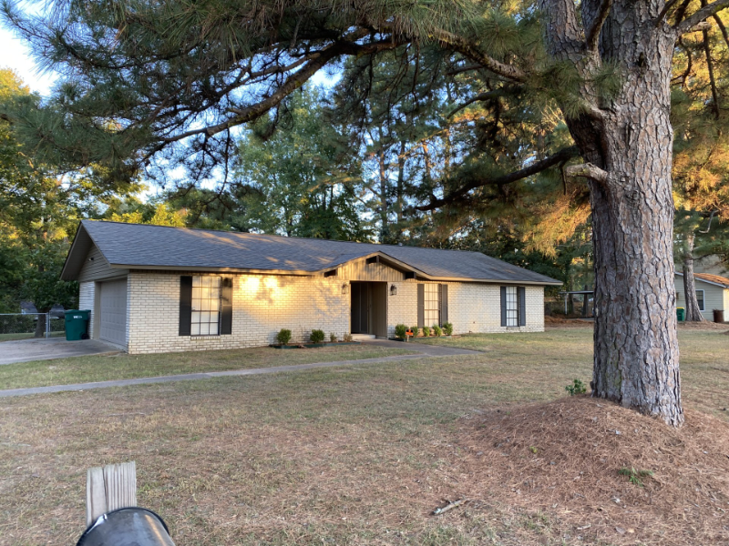 Texarkana House: 6408 Bel Air Drive