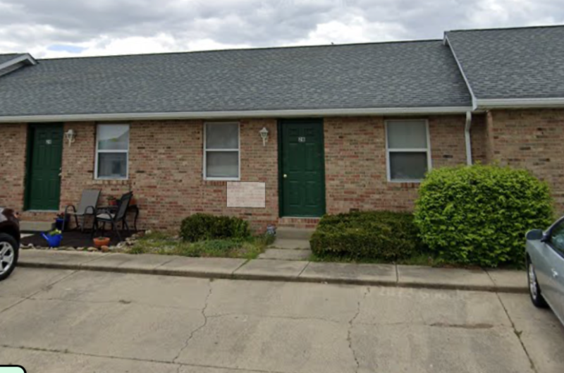 Terre Haute Apartment: 8701 N Raintree Ct , Apt 28