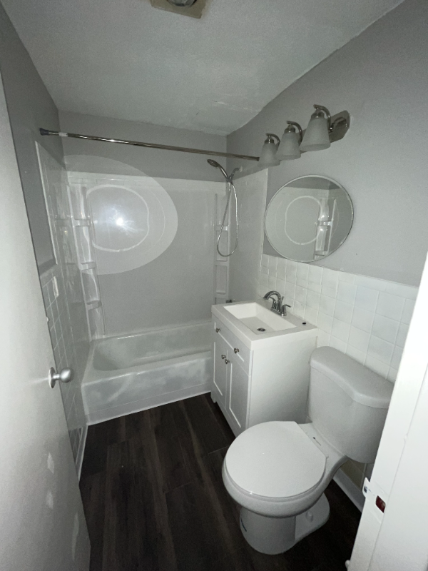 Hartford Apartment: 416 Franklin Ave