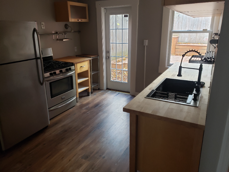 Pittsburgh House: 602 Middle St