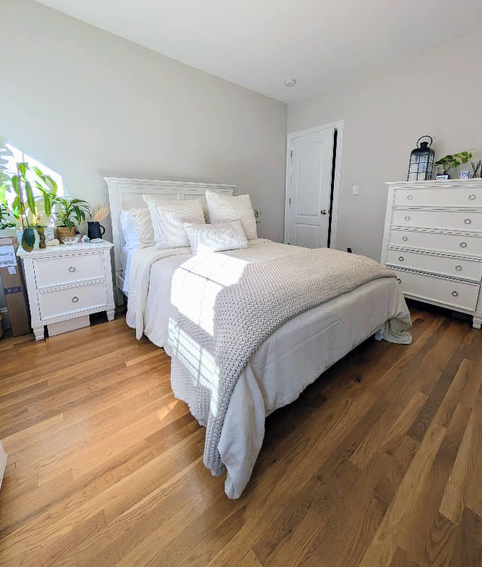 Boston House: 202 W 8th St