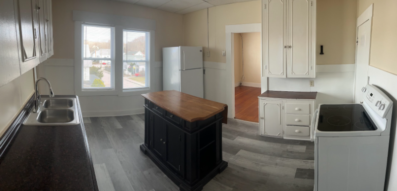 Webster Apartment: 3 Negus St #3R